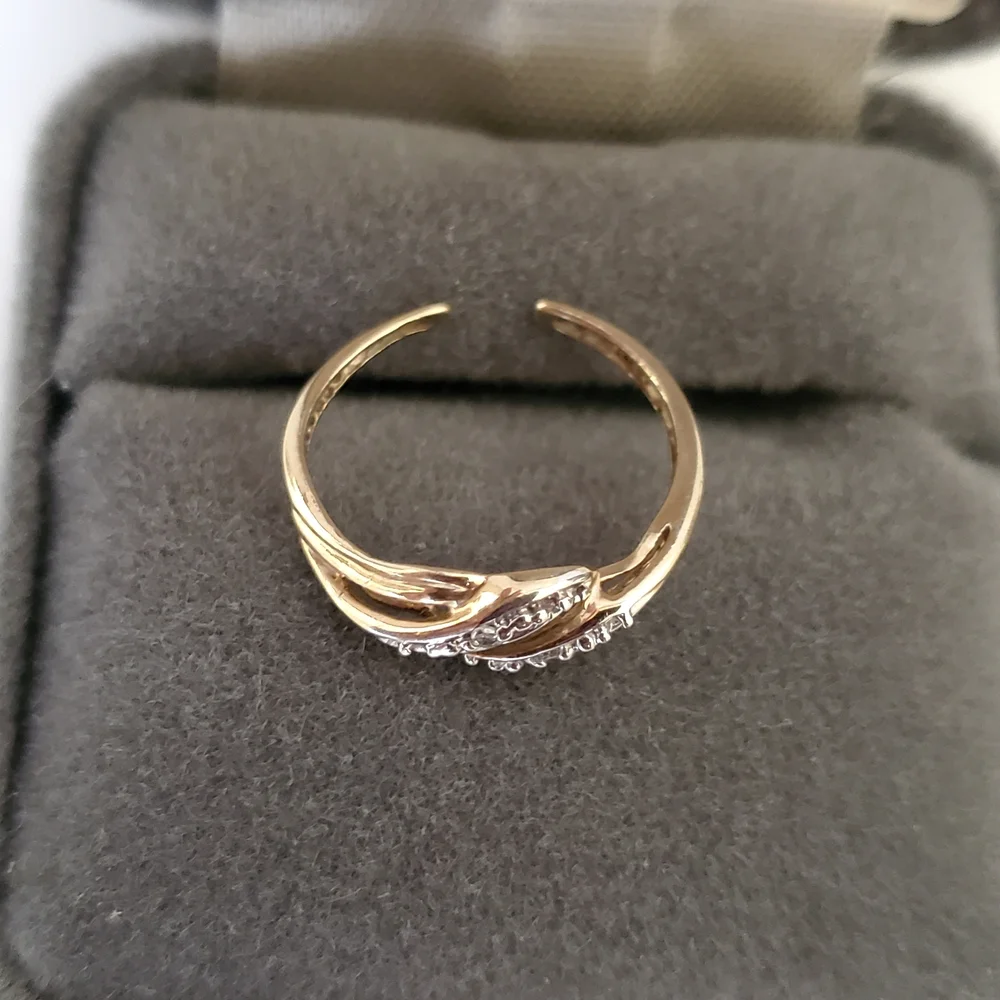 10k Gold Diamond Ring